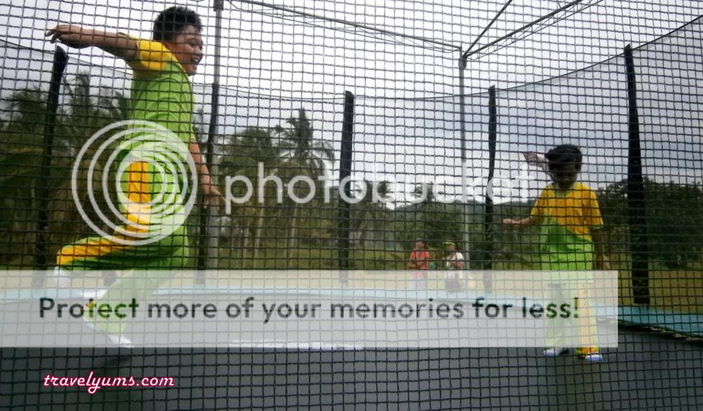 photo trampoline1_zps8b4d5460.jpg